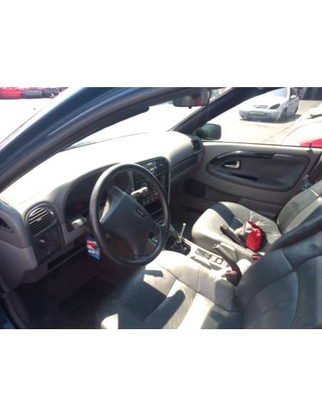 volvo v40 familiar del año 1999