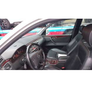 mercedes-benz clase e (w210) berlina diesel del año 2001 2