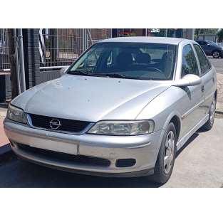 opel vectra b berlina del año 1999