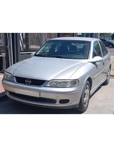 opel vectra b berlina del año 1999