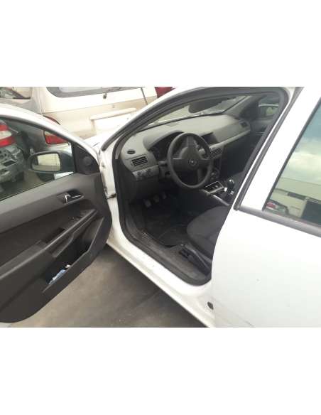 opel astra h berlina del año 2004