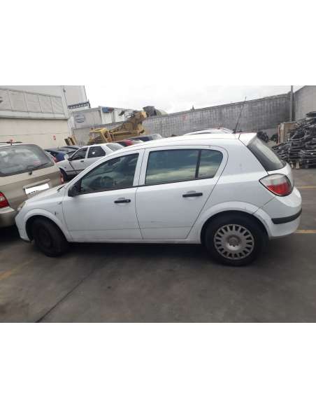 opel astra h berlina del año 2004