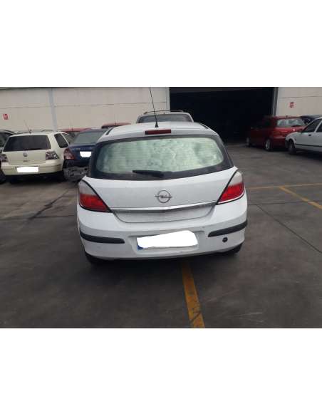 opel astra h berlina del año 2004