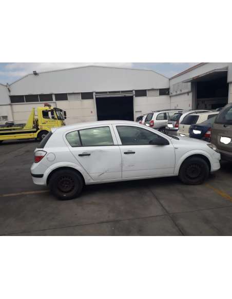 opel astra h berlina del año 2004