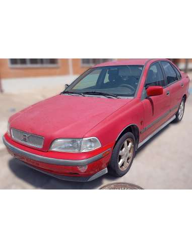 volvo s40 berlina del año 1997