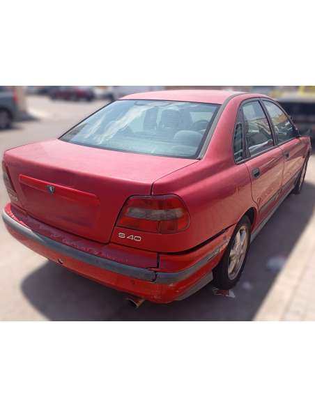 volvo s40 berlina del año 1997