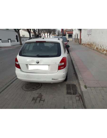 skoda fabia combi (5j5) del año 2010