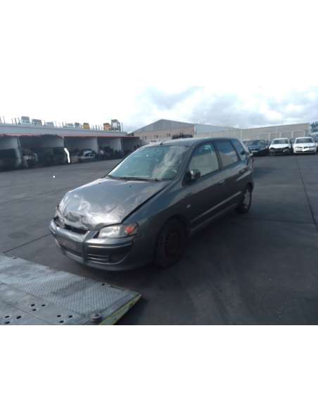 mitsubishi space star (dg0) del año 2003