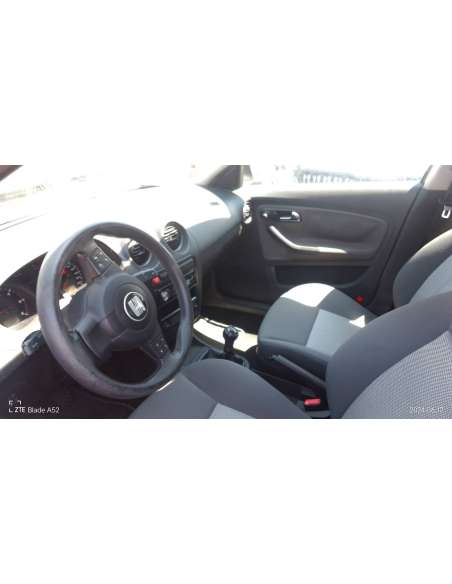 seat ibiza (6l1) del año 2004