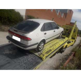 saab 900 berlina del año 1997 2