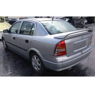opel astra g berlina del año 2001 2