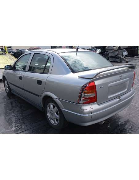 opel astra g berlina del año 2001