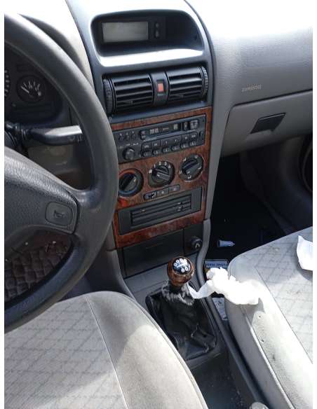 opel astra g berlina del año 2001