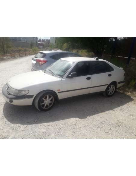 saab 900 berlina del año 1997