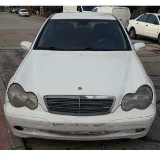 mercedes-benz clase c (w203) berlina del año 2000