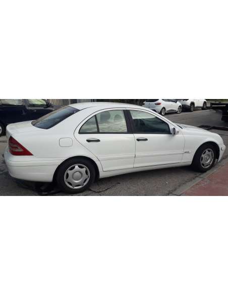 mercedes-benz clase c (w203) berlina del año 2000