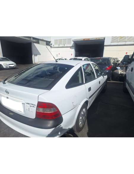 opel vectra b berlina del año 1997
