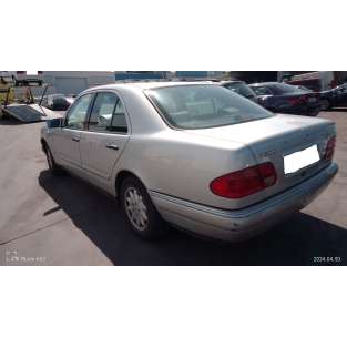 mercedes-benz clase e (w210) berlina diesel del año 1997 2