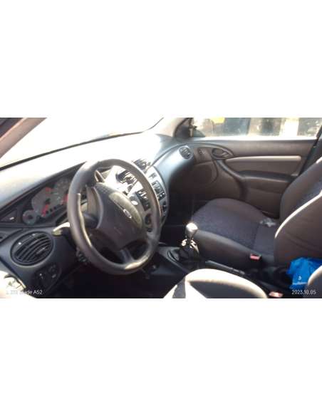 ford focus berlina (cak) del año 2001