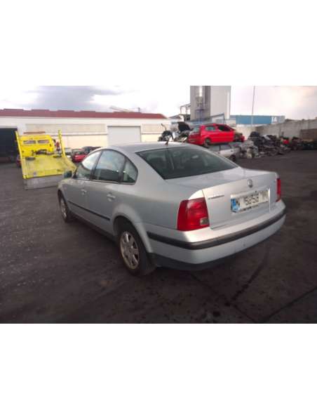 volkswagen passat berlina (3b2) del año 1999