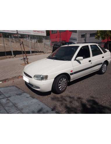ford escort berlina/turnier del año 1998