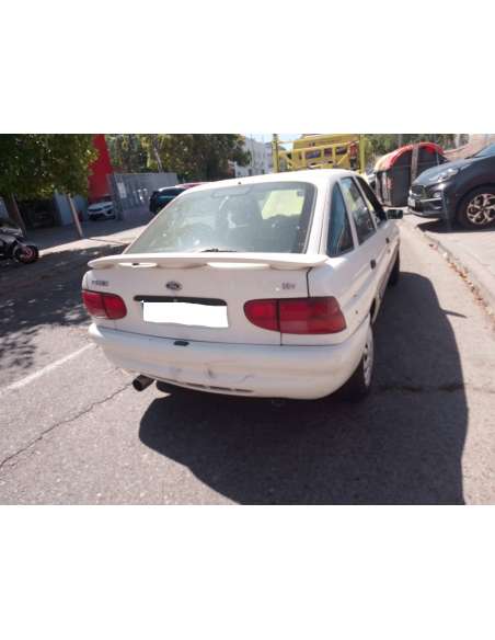 ford escort berlina/turnier del año 1998