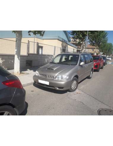 kia carnival del año 2001