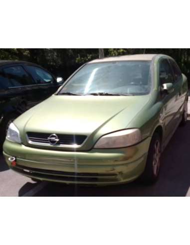 opel astra g berlina del año 2000