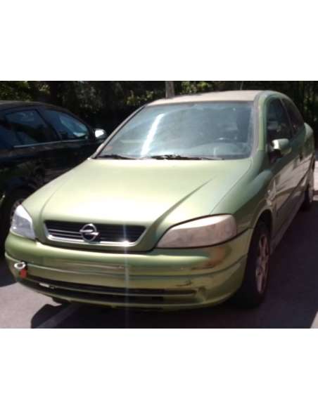 opel astra g berlina del año 2000