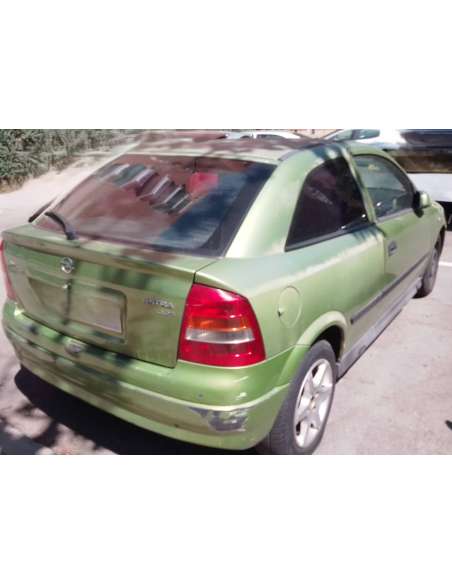 opel astra g berlina del año 2000