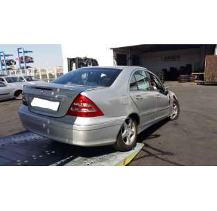 mercedes-benz clase c (w203) berlina del año 2001 2