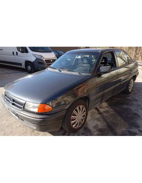 opel astra f berlina del año 1994