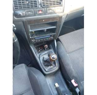 volkswagen golf iv berlina (1j1) del año 2001 2