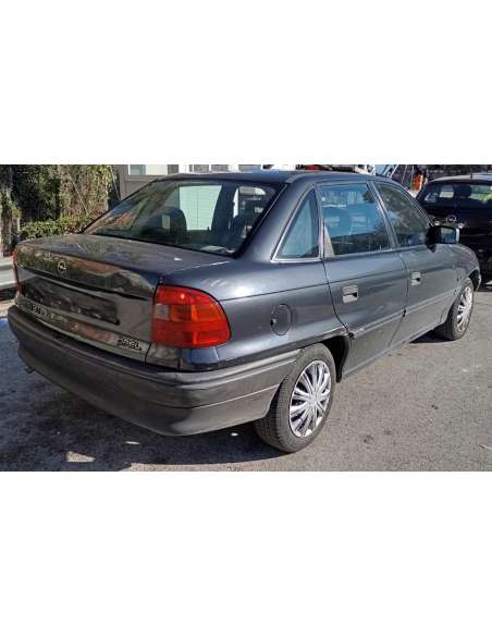 opel astra f berlina del año 1994