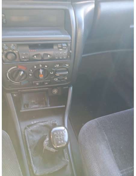 opel astra f berlina del año 1994