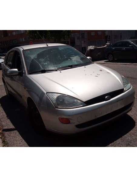 ford focus berlina (cak) del año 2000