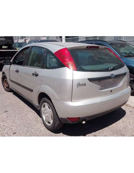 ford focus berlina (cak) del año 2000