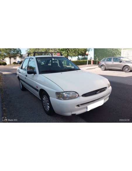 ford escort berlina/turnier del año 1995