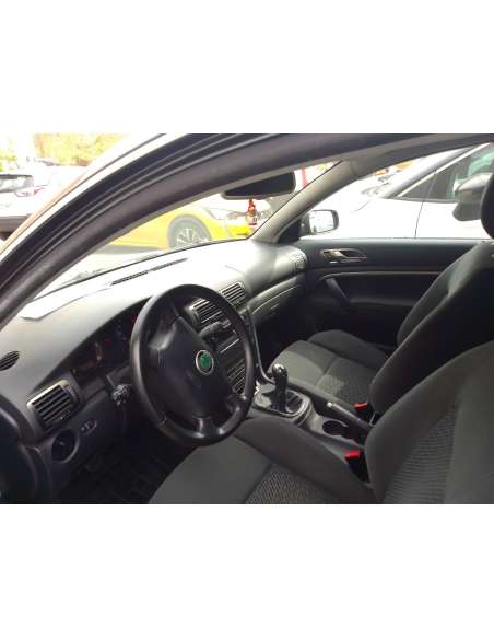 skoda superb (3u4) del año 2004