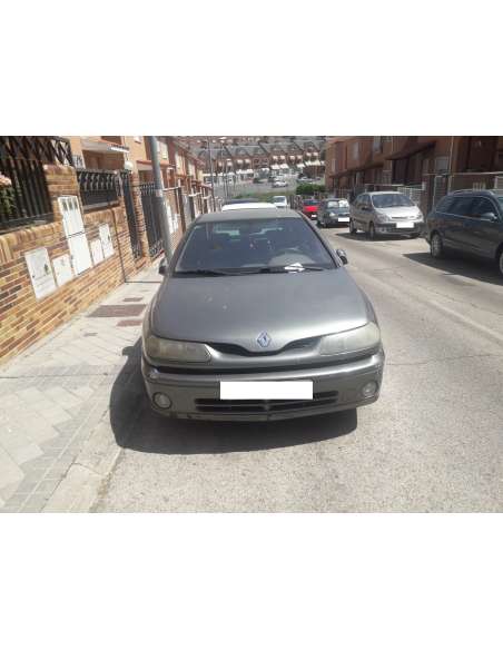 renault laguna (b56) del año 2000
