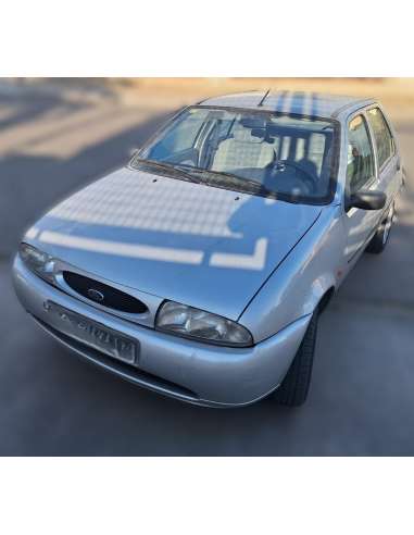 ford fiesta berlina del año 1998
