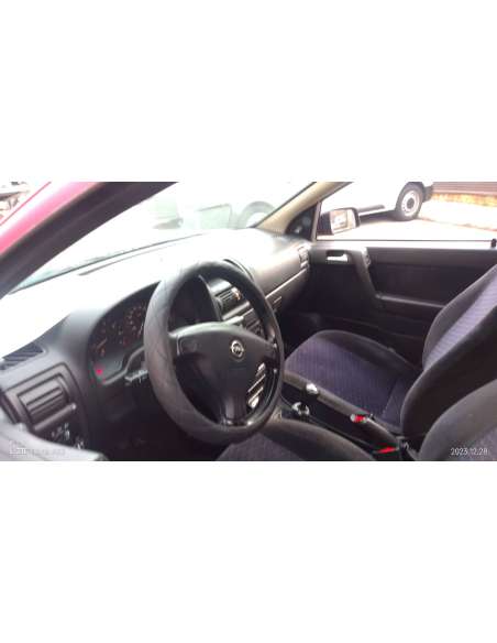opel astra g berlina del año 2000