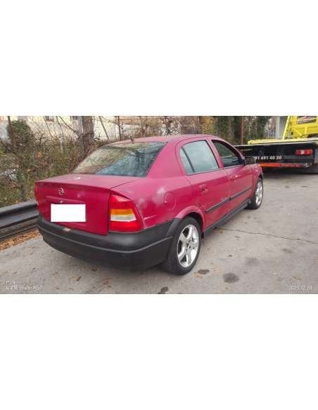 opel astra g berlina del año 2000