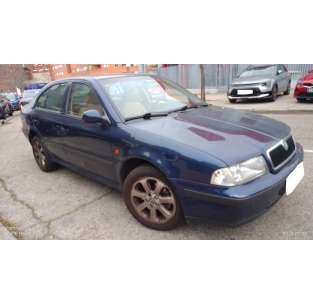 skoda octavia berlina (1u2) del año 2000