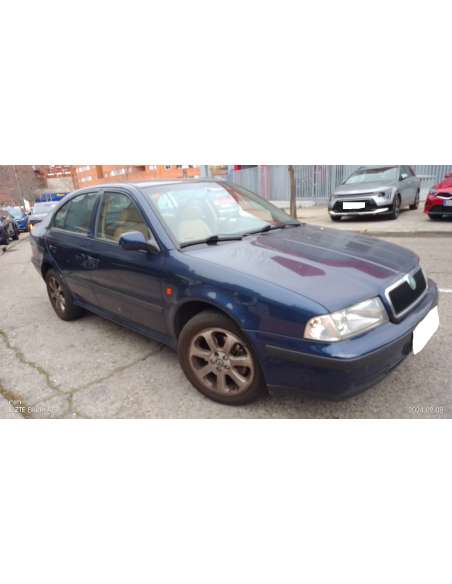 skoda octavia berlina (1u2) del año 2000