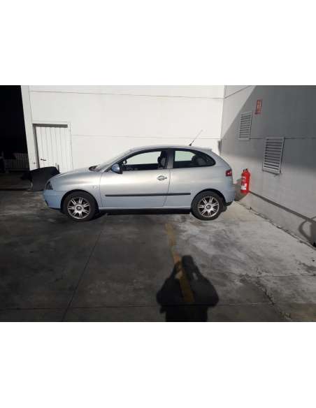 seat ibiza (6l1) del año 2002