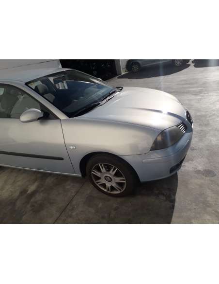 seat ibiza (6l1) del año 2002