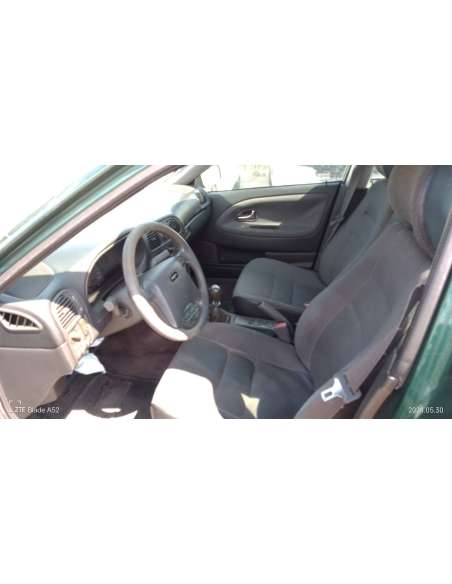 volvo s40 berlina del año 1999