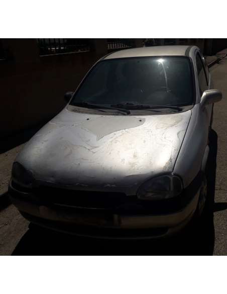 opel corsa b del año 2000