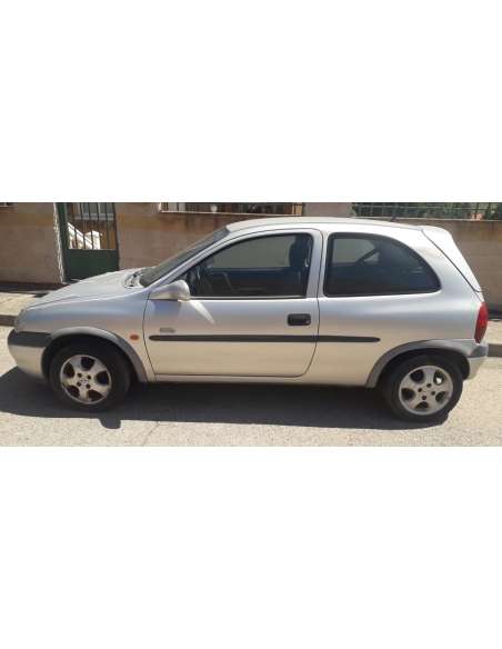opel corsa b del año 2000